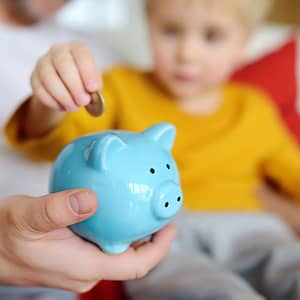 Learn Financial Literacy & start investing young | @smartmoneyjulie 